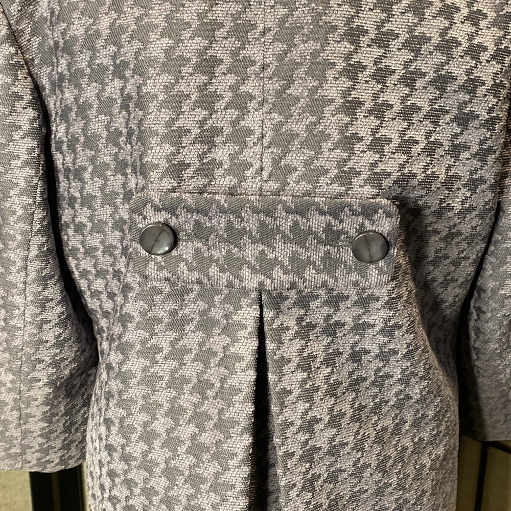 Due per Due poly/ rayon size M herringbone blazer grey and lavender lined! - Picture 4 of 10